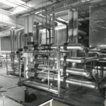 Skid industriel avec calorifugeage des tuyauteries et boîtes isolantes sur vannes