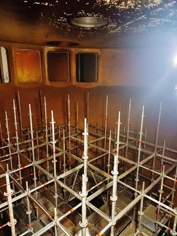 échafaudages complexes sur zone à capacité restreinte, vue 1