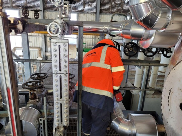 équipier opterm sur chantier calorifuge